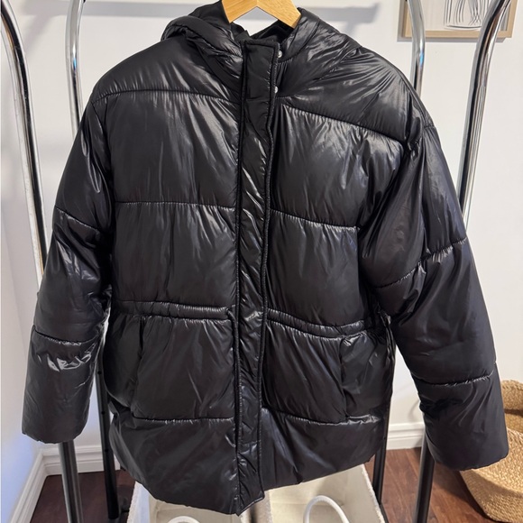 H&M Women's Black Puffer Jacket - Picture 3 of 6